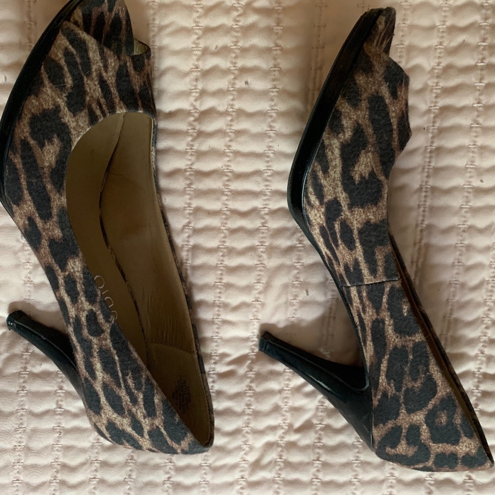Shoes - Picture 3 of 4
